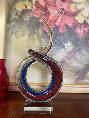 Dale Tiffany Art Glass Sculpture